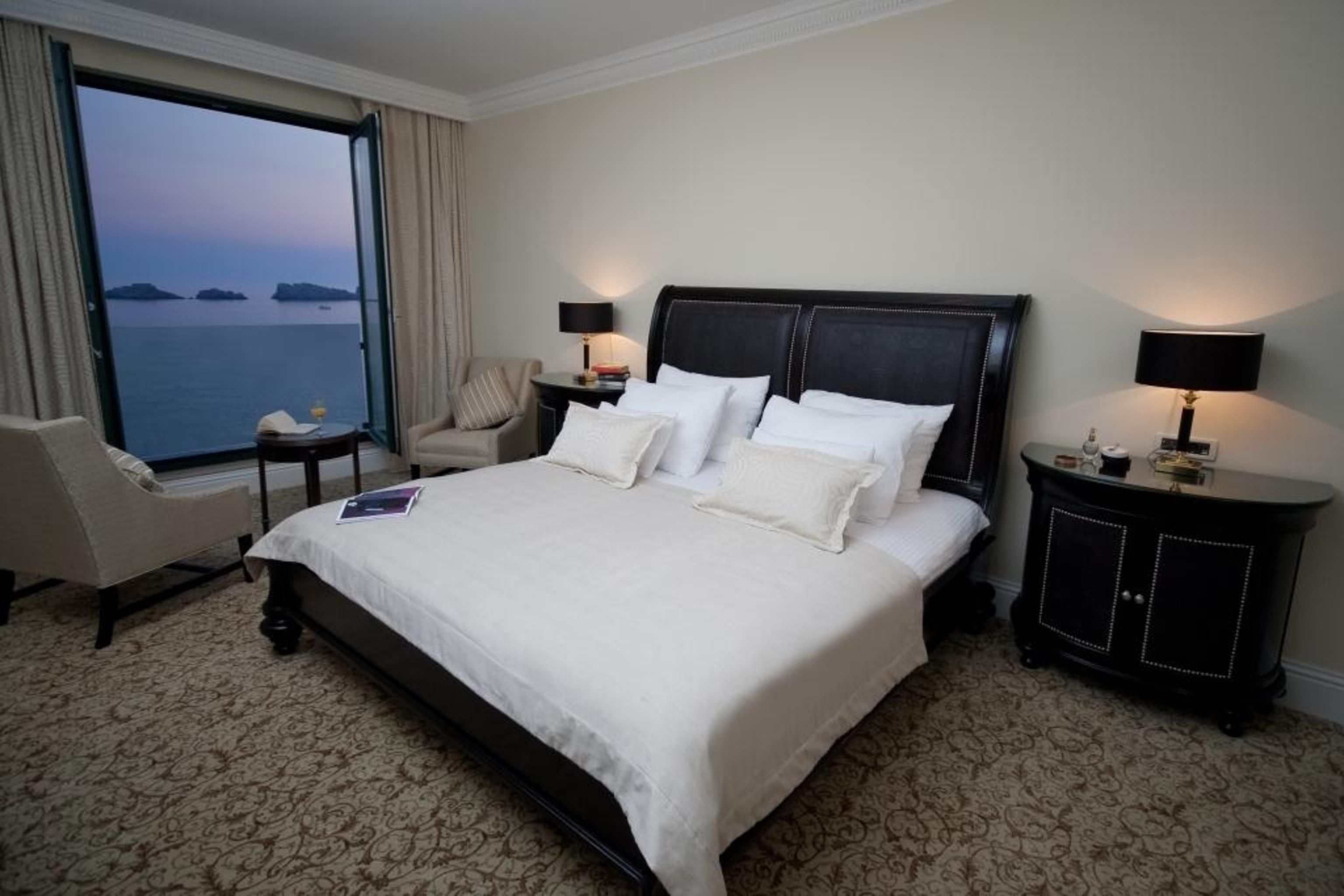 Royal Princess Hotel Dubrovnik Luaran gambar A bedroom at the hotel
