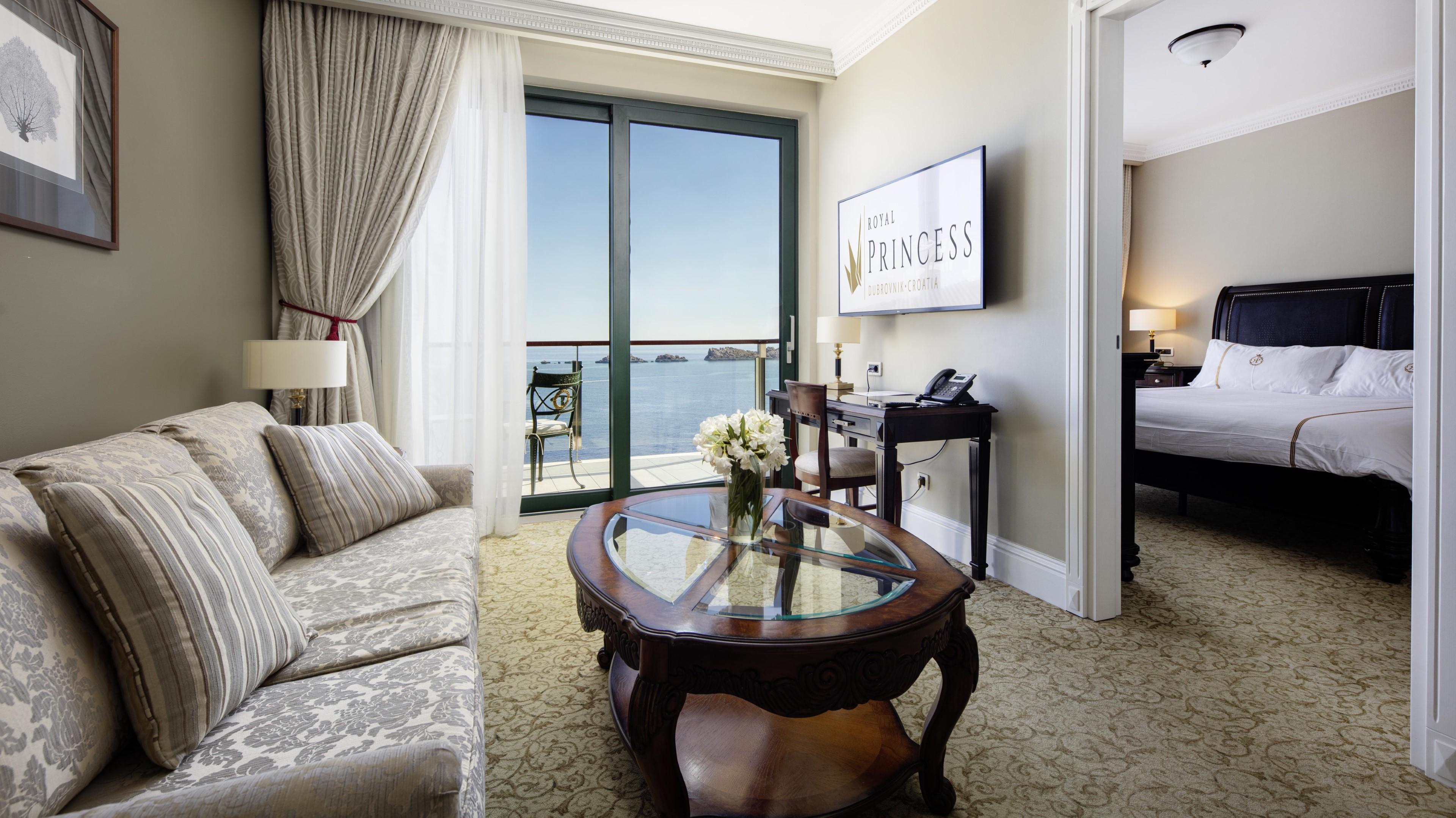 Royal Princess Hotel Dubrovnik Luaran gambar A suite at the hotel