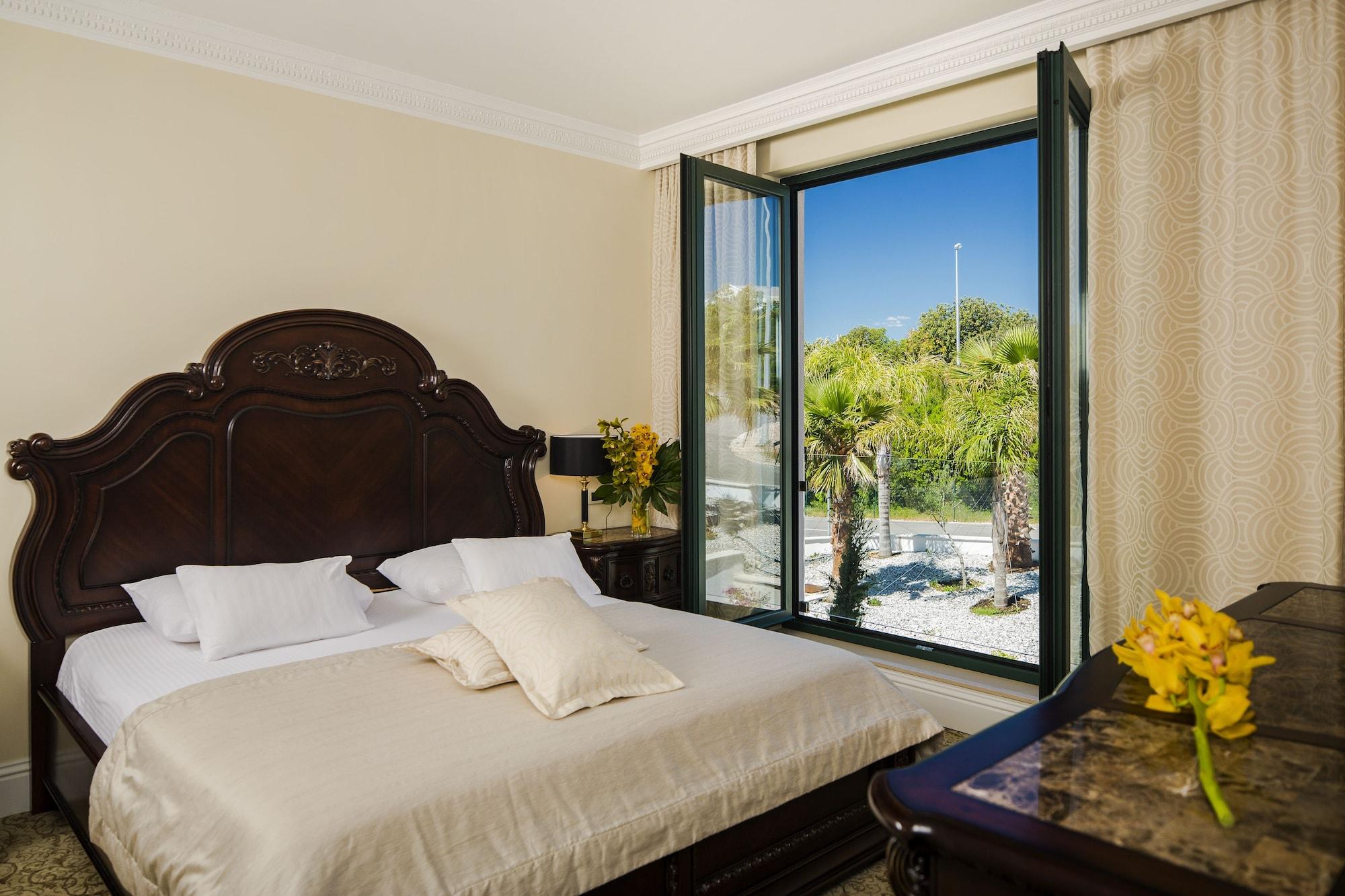 Royal Princess Hotel Dubrovnik Luaran gambar A bedroom at the hotel