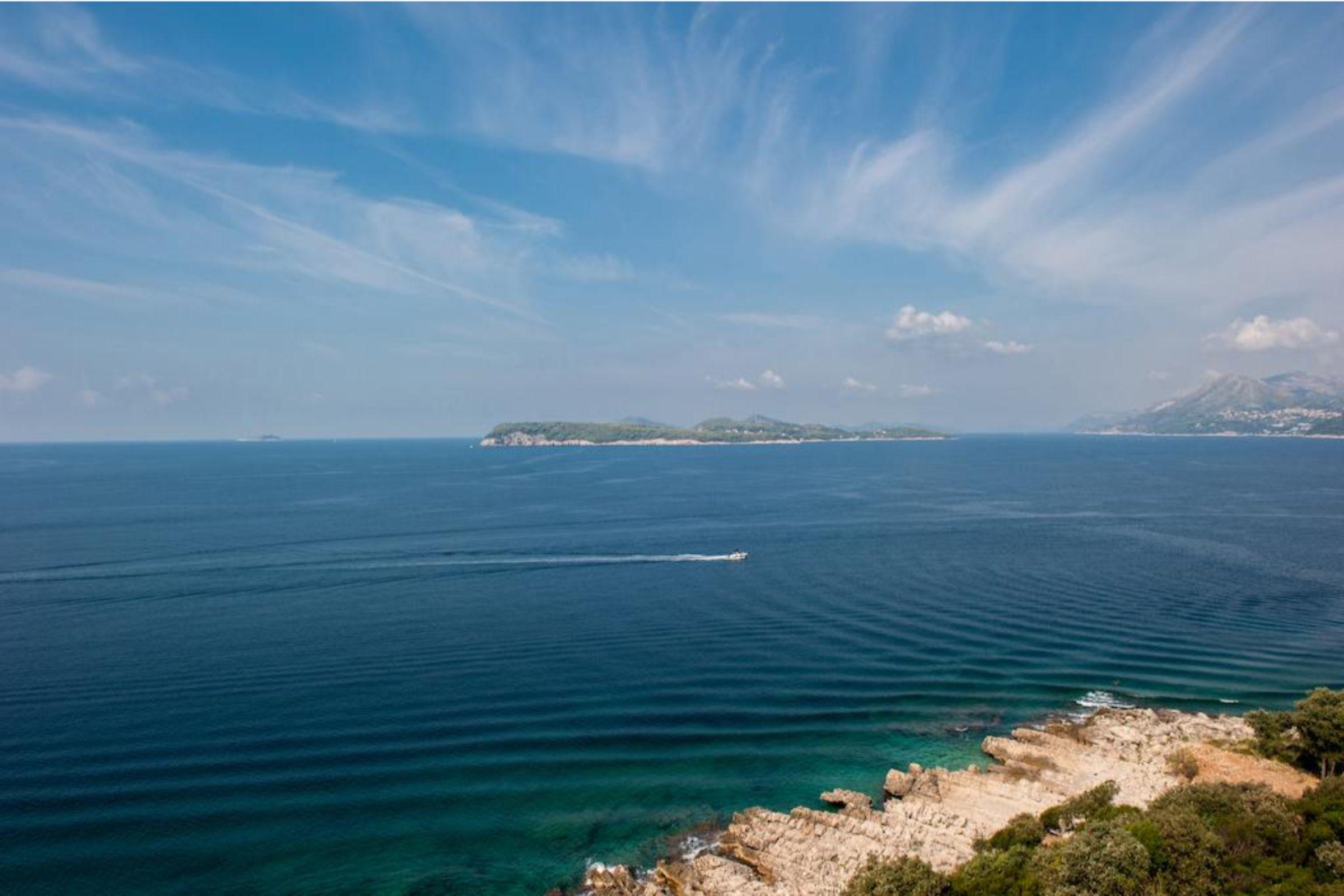 Royal Princess Hotel Dubrovnik Luaran gambar View of the island of Brač from the coast of the island of Hvar