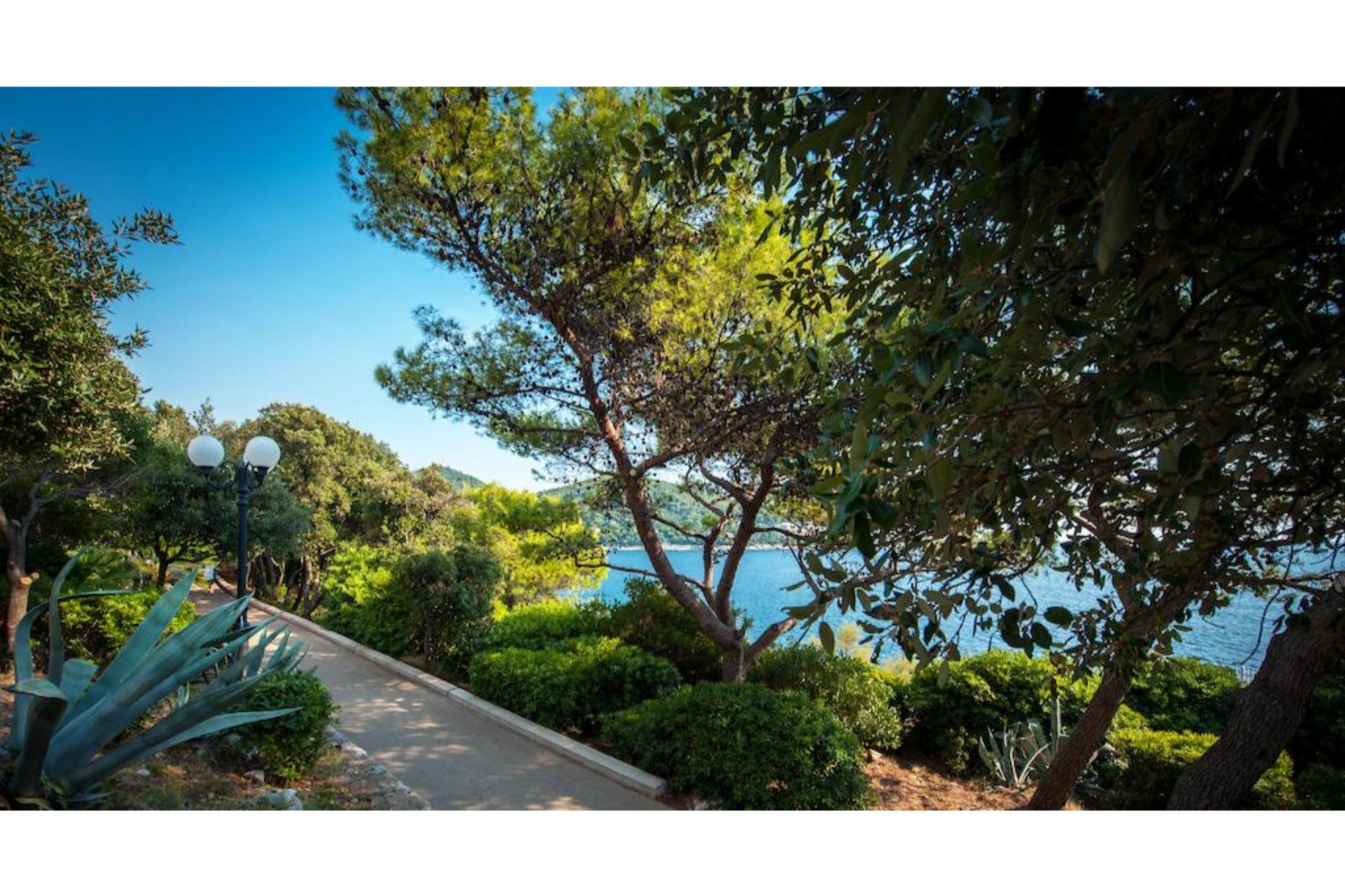 Royal Princess Hotel Dubrovnik Luaran gambar The park
