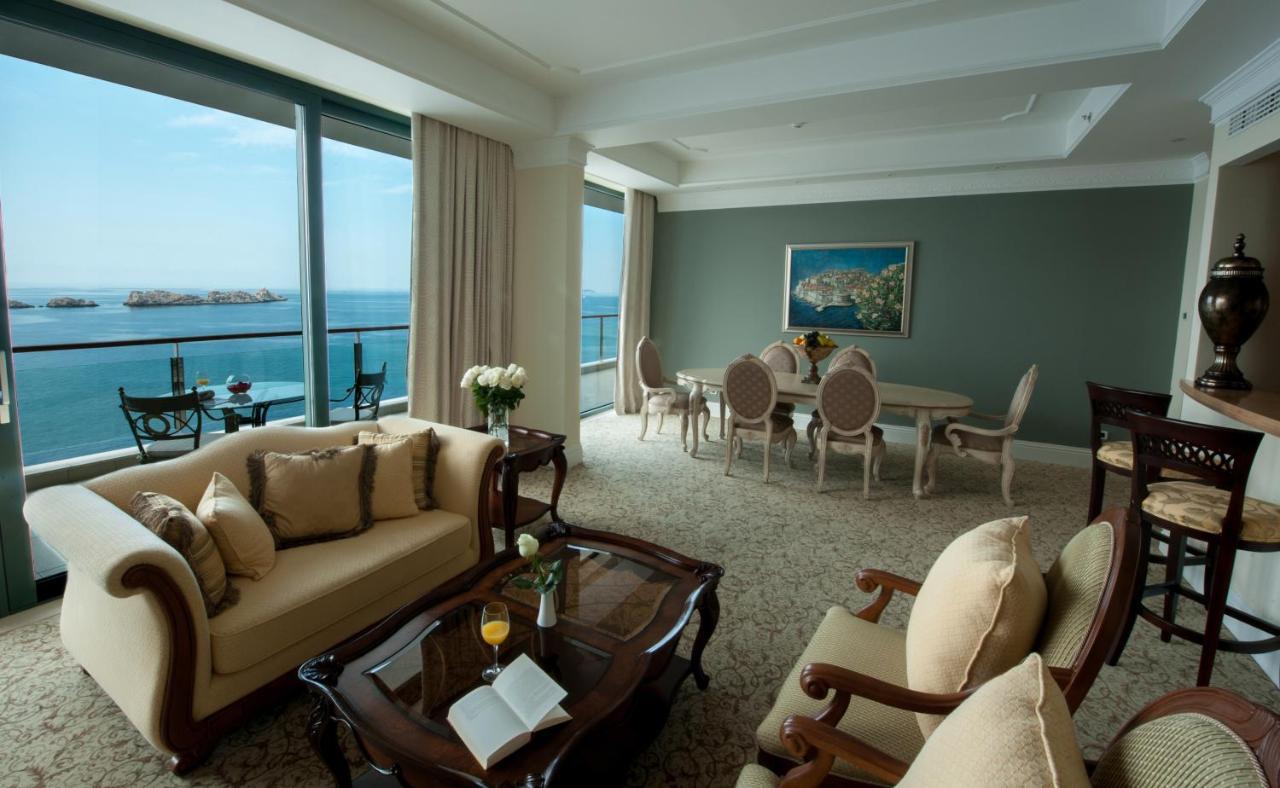Royal Princess Hotel Dubrovnik Luaran gambar A suite at the Four Seasons Hotel, Alexandria