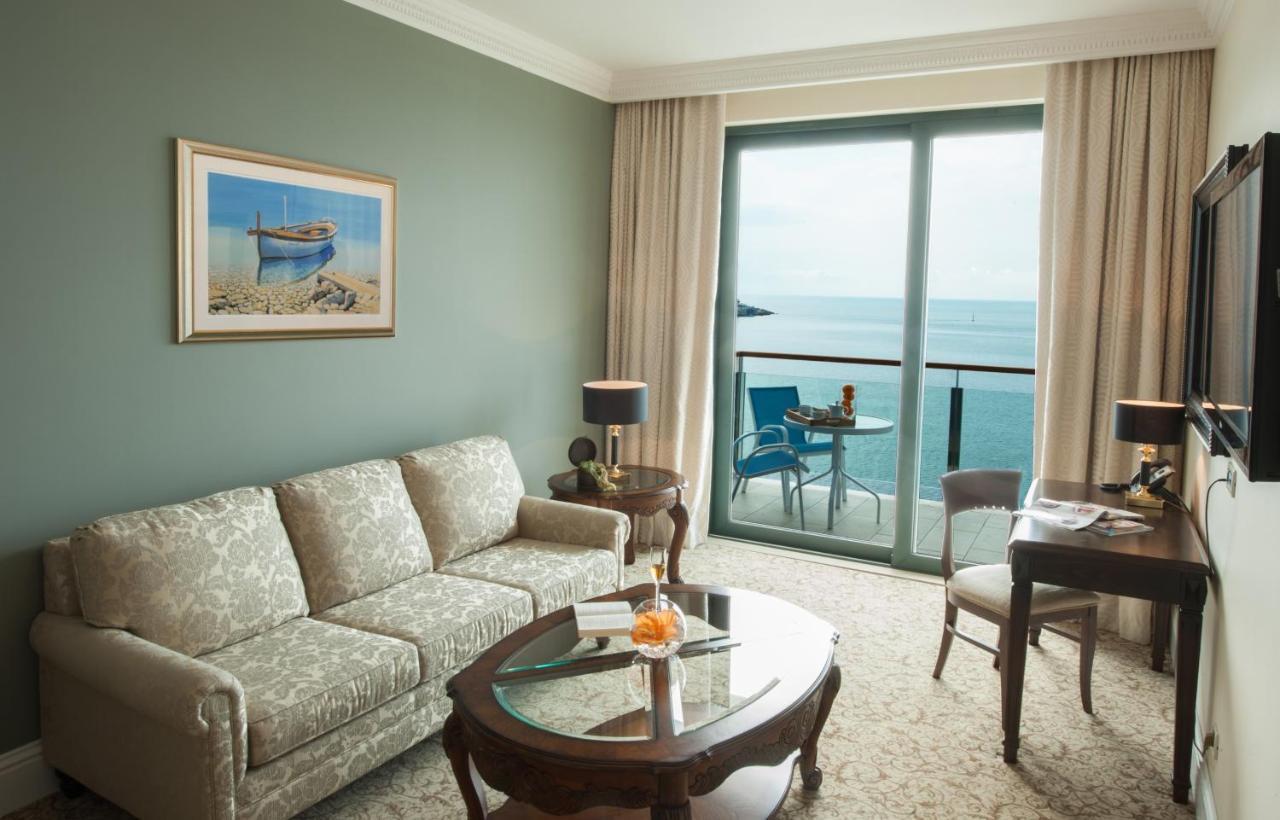 Royal Princess Hotel Dubrovnik Luaran gambar A suite at the Hilton Athens